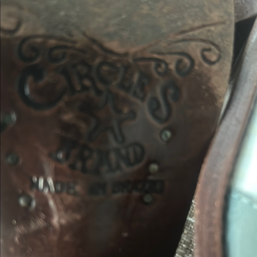 Gray and White woman Western Style Shoes Size 7. - Picture 8 of 8